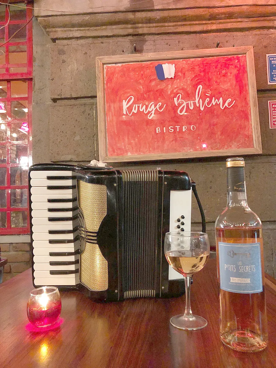 Ambiance Bohème, Rouge Bohème Bistro
